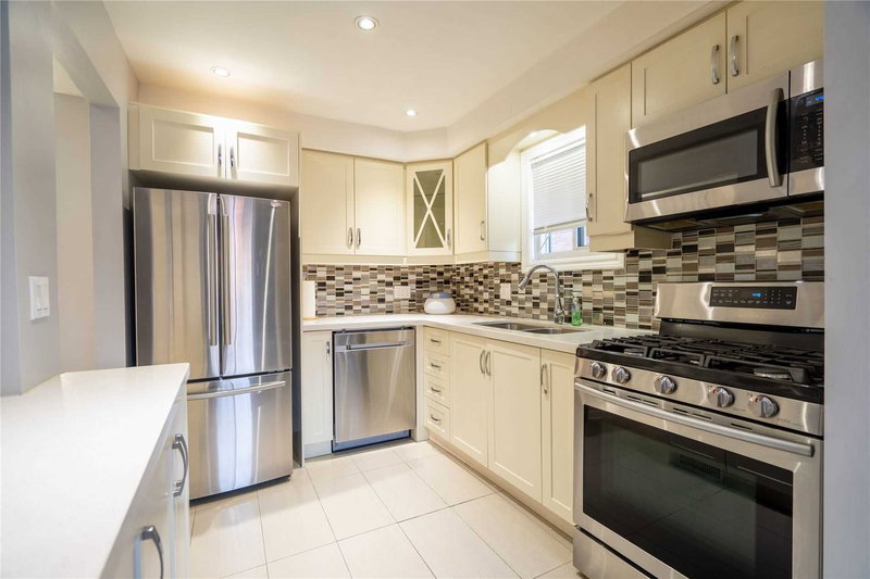 41 Barrett Cres, Ajax, L1T2C8 | Image 2