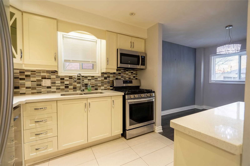 41 Barrett Cres, Ajax, L1T2C8 | Image 3