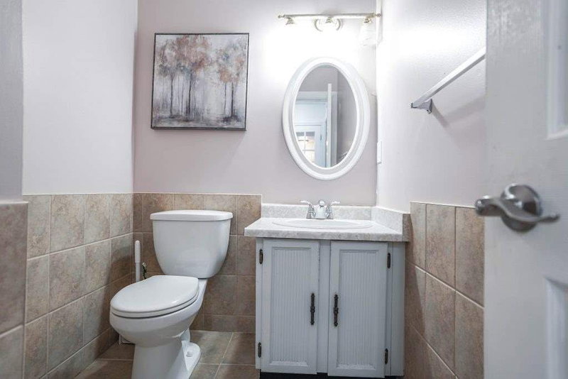 1312 Cherrydown Dr, Oshawa, L1H8C9 | Image 3