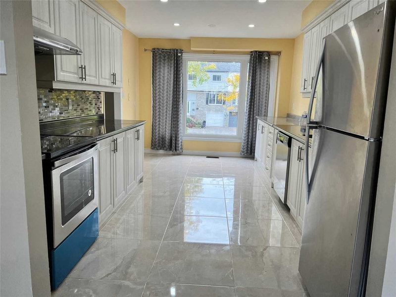 1378 Everton St, Pickering, L1V2T8 | Image 3