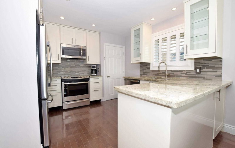 110 Front St E, Whitby, L1N1A1 | Image 2