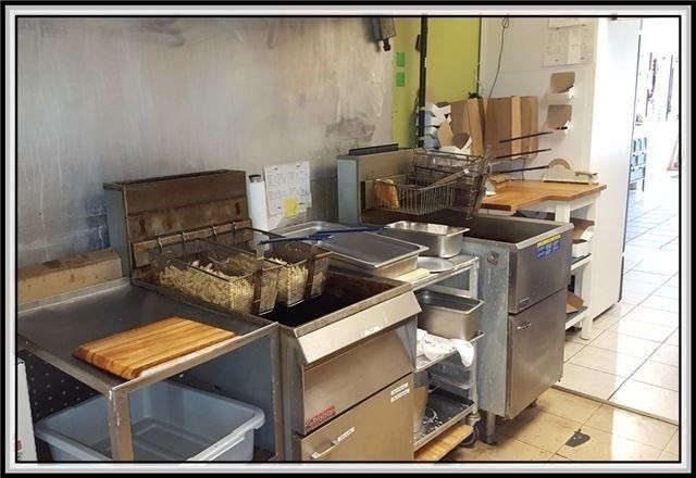 5 - 136 King St E, Clarington, L1H 1E2 | Image 2