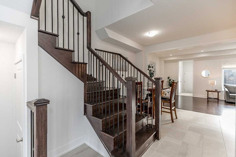 208 Coronation Rd, Whitby, L1P0H7 | Image 3