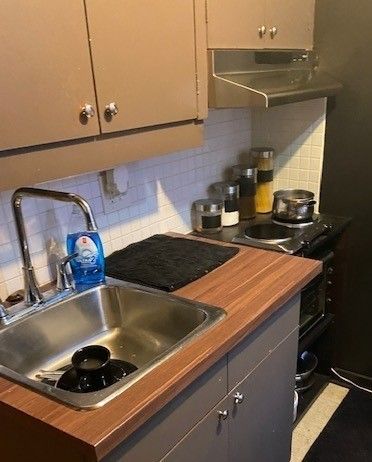 952 Queen St E, Toronto, M4M1J7 | Image 2