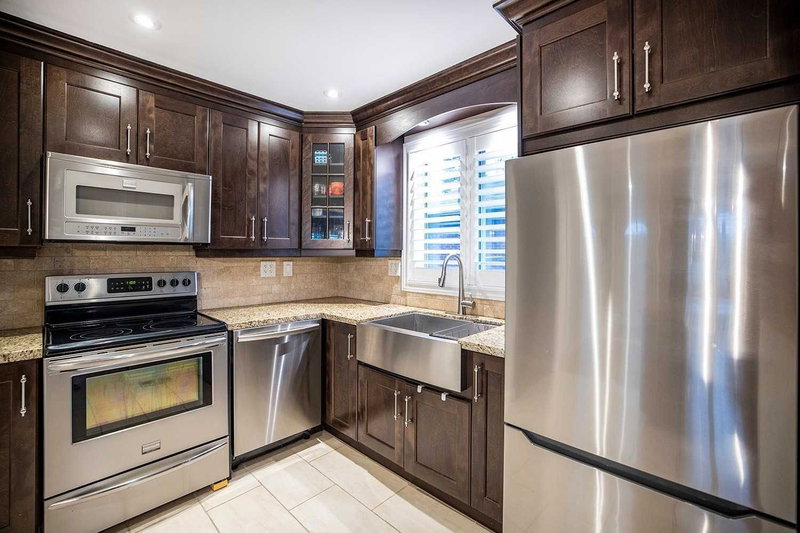 488 Beurling Ave, Oshawa, L1J2Z9 | Image 2