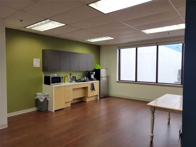 W200 - 1555 Wentworth St, Whitby, L1N 9T6 | Image 2