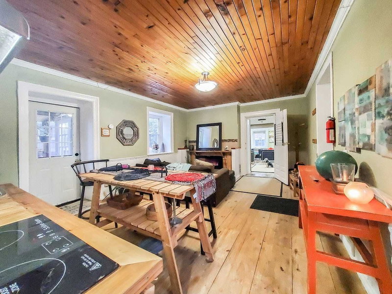 2319 Wildwood Cres, Pickering, L1X2N1 | Image 2