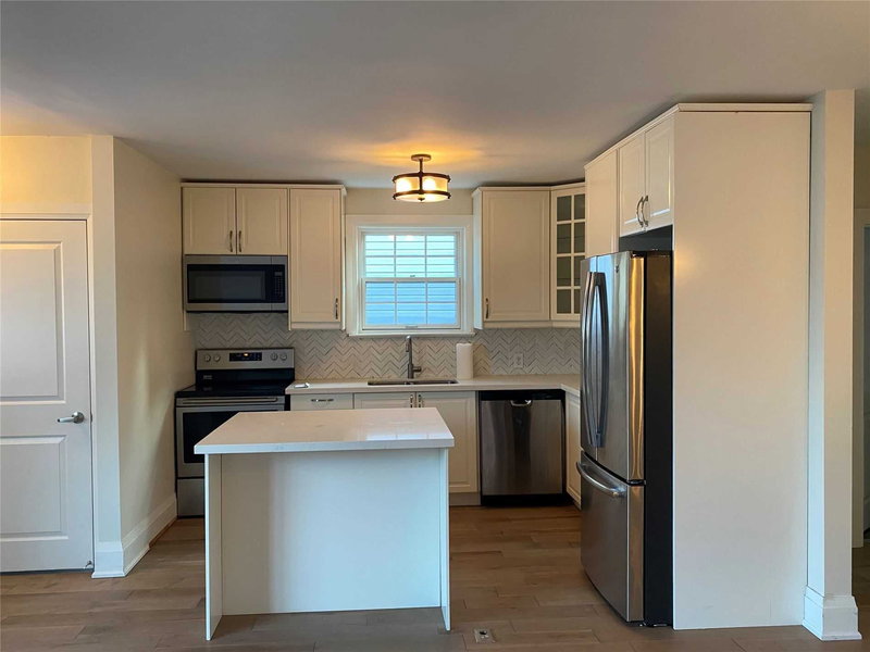 44 Doris Dr, Toronto, M4B 3C9 | Image 2