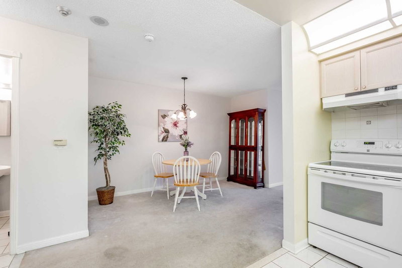 702 - 1400 The Esplanade Rd N, Pickering, L1V 6V4 | Image 3