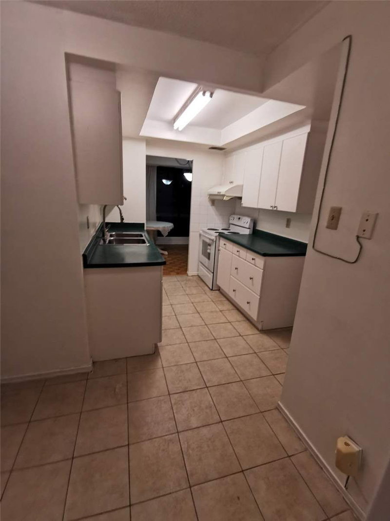 1009 - 10 Stonehill Crt, Toronto, M1W 2X8 | Image 3