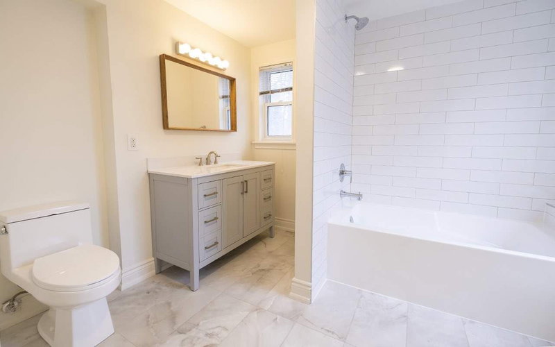 Upper - 368 Main St, Toronto, M4C4X8 | Image 2