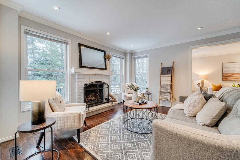 903 Alanbury Cres, Pickering, L1X2S3 | Image 3