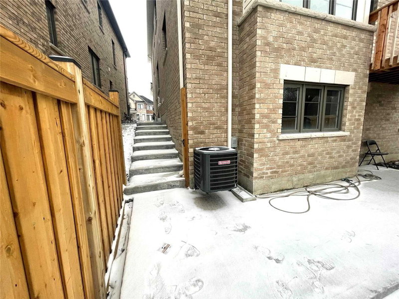 43 Westfield Dr, Whitby, L1P 1Y5 | Image 2