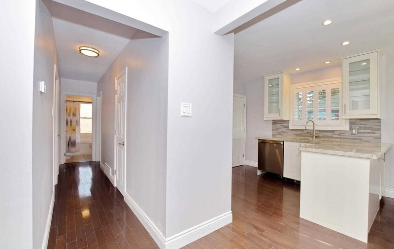 110 Front St E, Whitby, L1N1A1 | Image 3