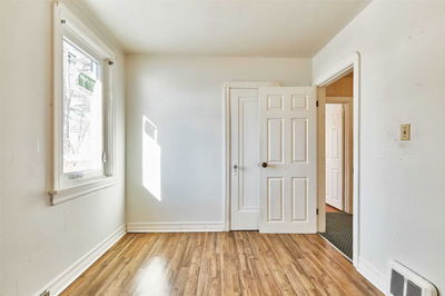 272 Huron St, Oshawa - Central image-0-4