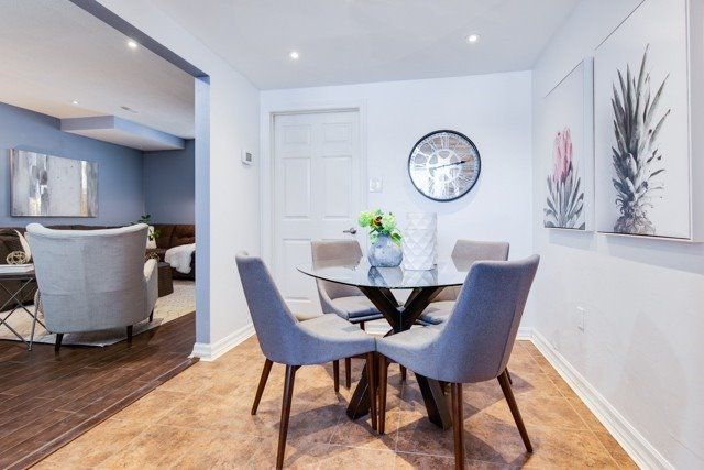 9 Fenwick Ave E, Clarington, L1C4R6 | Image 2