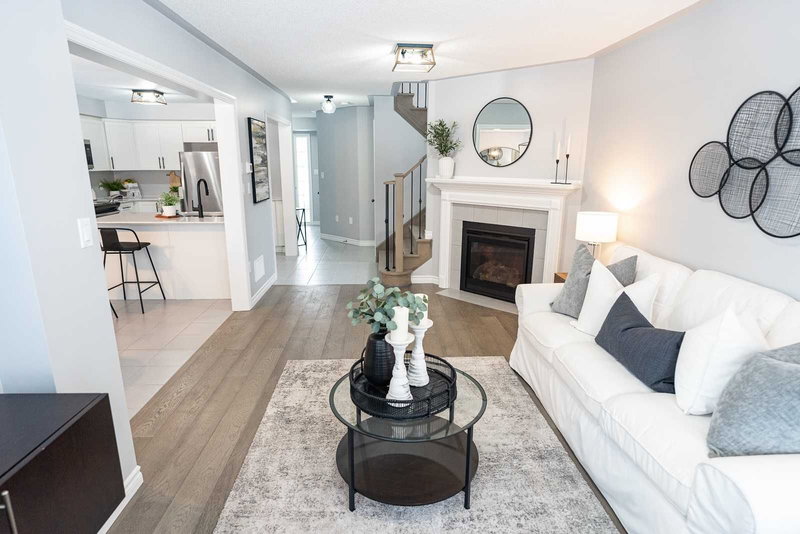 1502 Dunedin Cres, Oshawa, L1K0T9 | Image 2