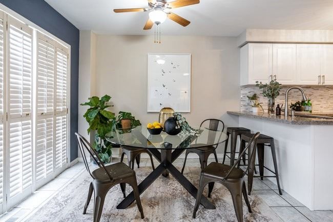 12 Carrington Pl, Whitby, L1R3E9 | Image 2