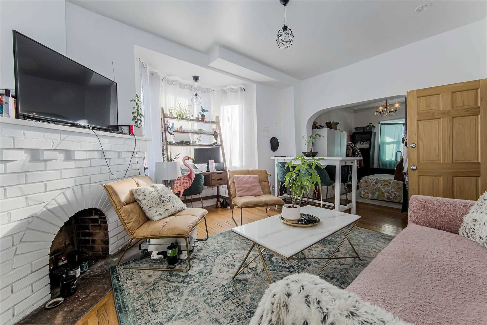 Listing Image 7