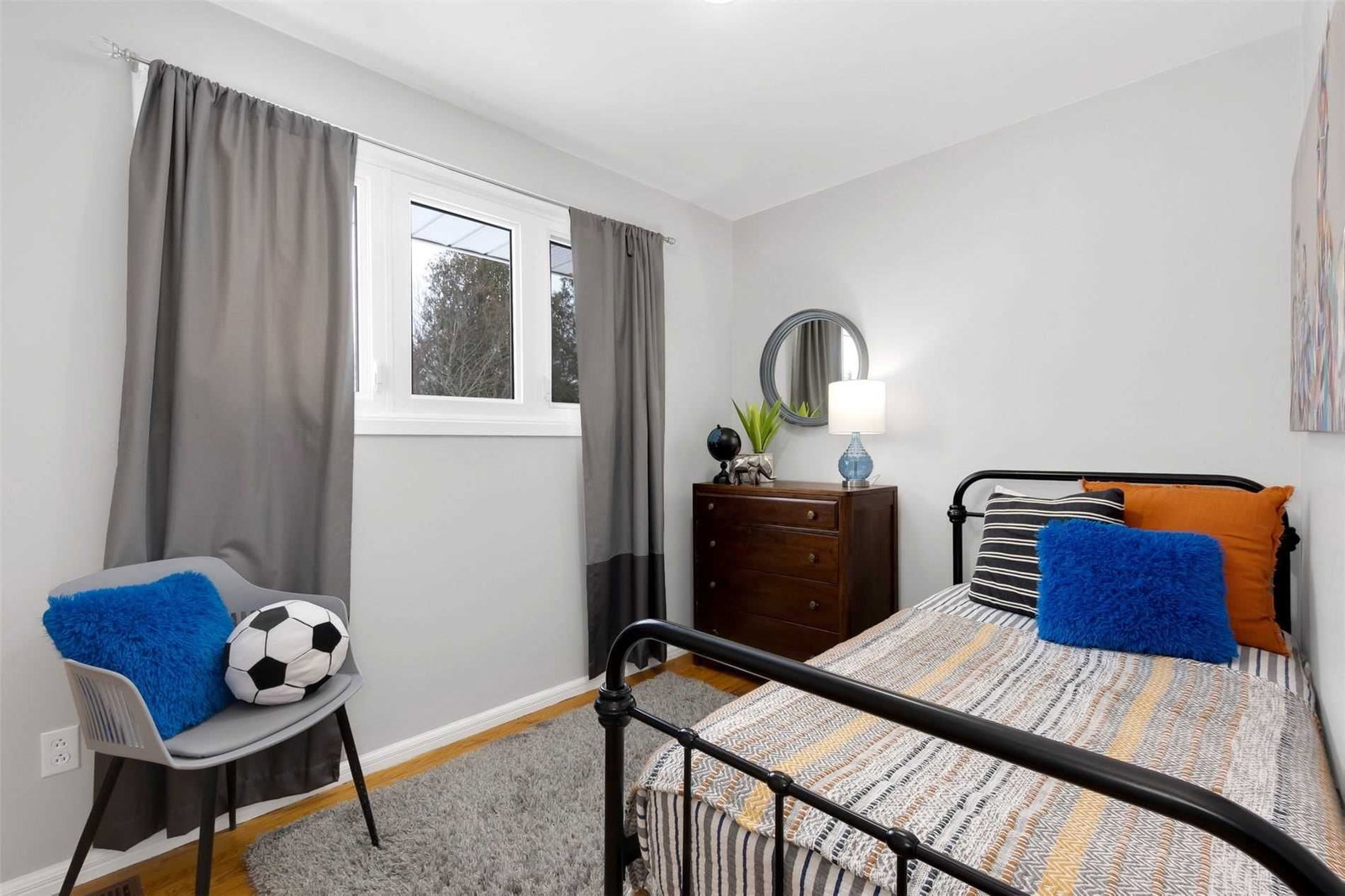 Listing Image 7
