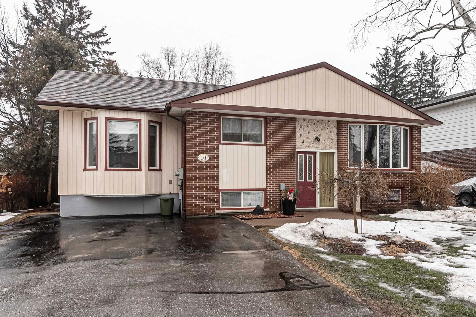 Detached House sold at 10 Coleman Street, Clarington, Bowmanville, L1C1L4 - MLS: E5505647