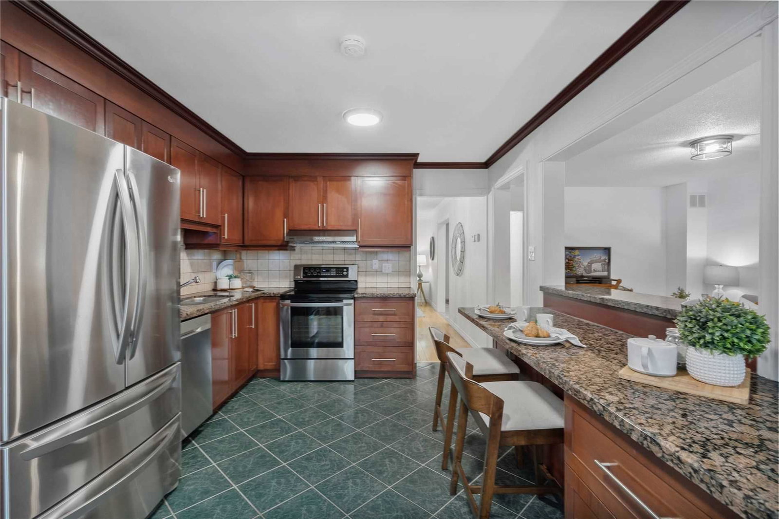 Listing Image 7