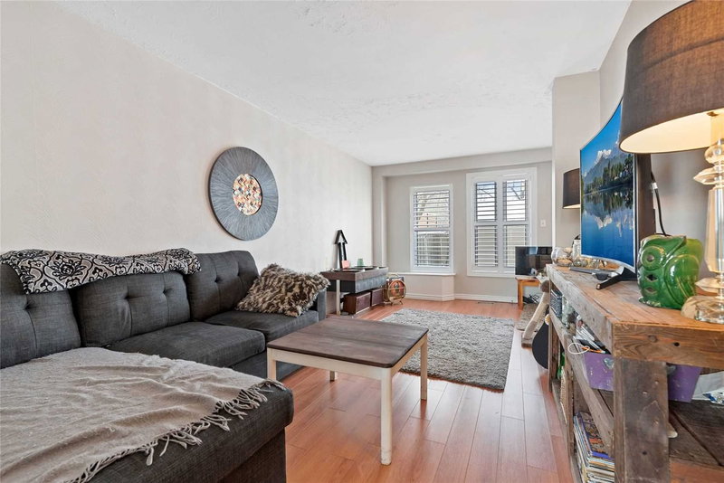 582 Lakeview Ave, Oshawa, L1J1B1 | Image 3