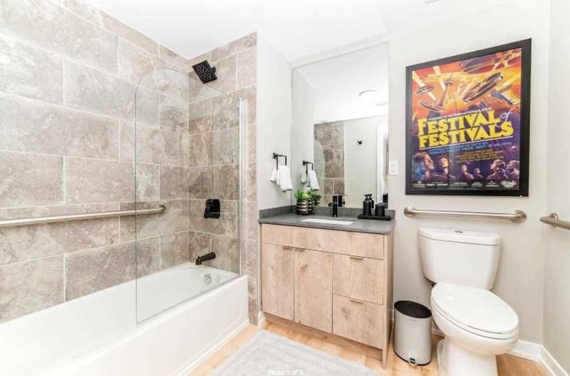 220 - 70 King St E, Oshawa, L1H 0A2 | Image 3