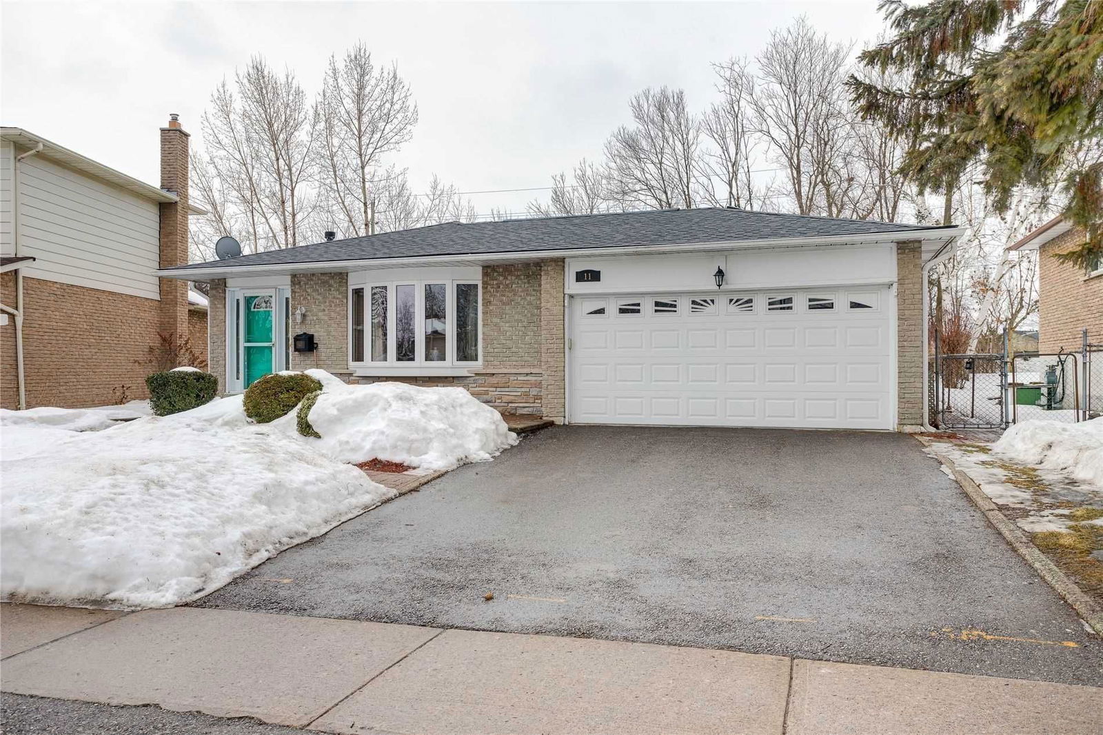 Detached House sold at 11 Rosalynne Avenue, Clarington, Bowmanville, L1C 3X7 - MLS: E5516189