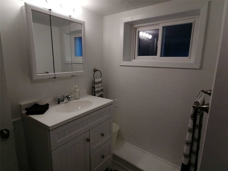 Lower - 29 Scarboro Beach Blvd, Toronto, M4E2W9 | Image 2