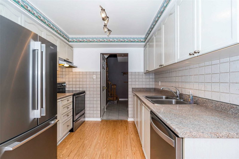 1941 Pine Grove Ave, Pickering, L1V6P8 | Image 2