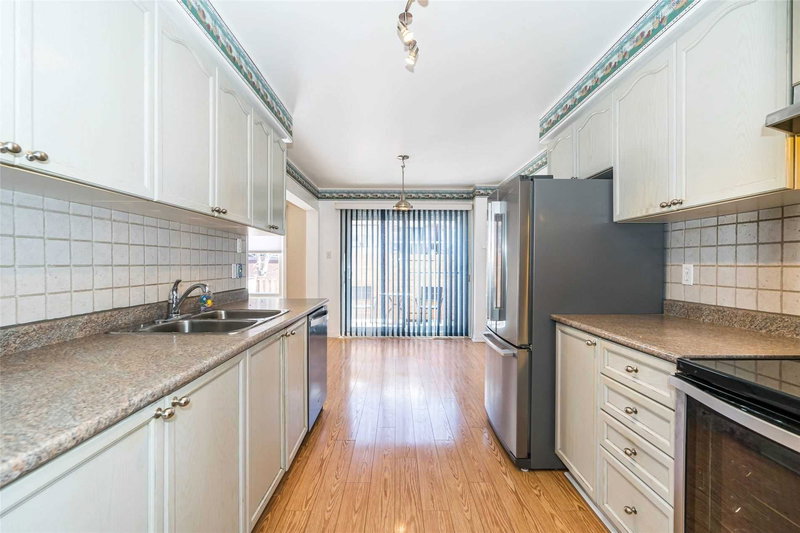 1941 Pine Grove Ave, Pickering, L1V6P8 | Image 3