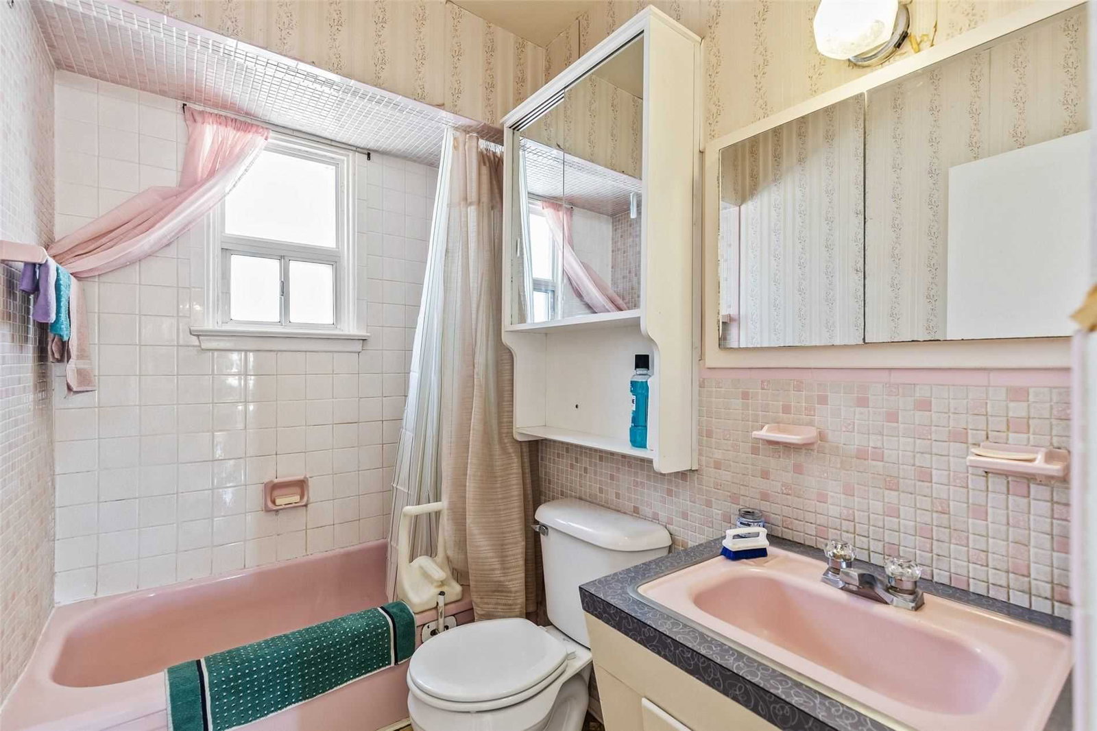Listing Image 6
