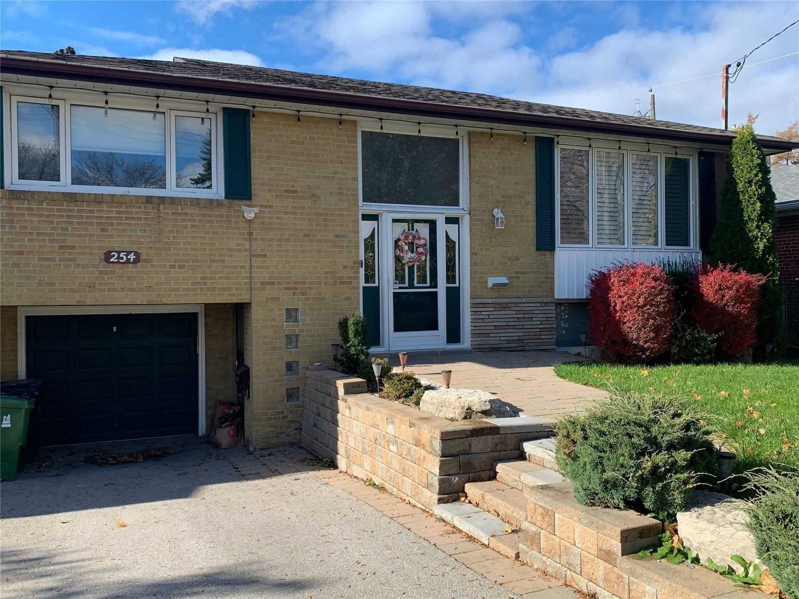 Detached House leased at 254 Livingstone Road, Toronto, Ontario, M1E1L9 - Guildwood - MLS: E5533142