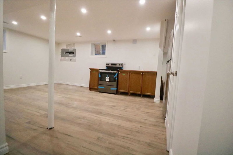 Lower - 823 Sanok Dr, Pickering, L1W2R1 | Image 2