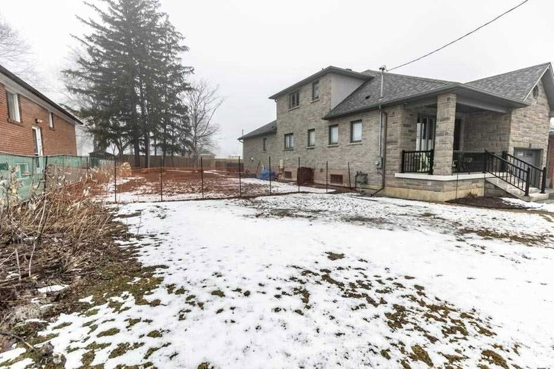 33 Andrew Ave, Toronto, M1M3H1 | Image 3