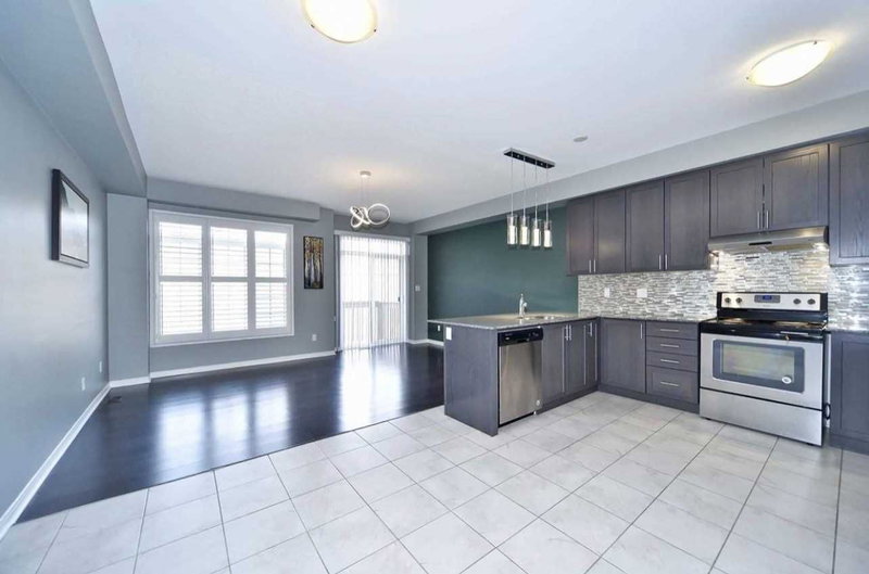 18 Rimrock Cres, Whitby, L1N0E5 | Image 3