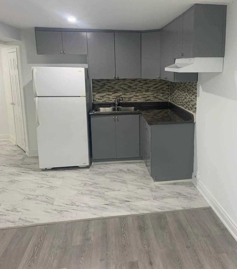 1039 Rowntree Cres, Pickering, L1V5A8 | Image 2