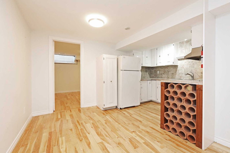 Lower - 212 Glebemount Ave, Toronto, M4C3T1 | Image 2