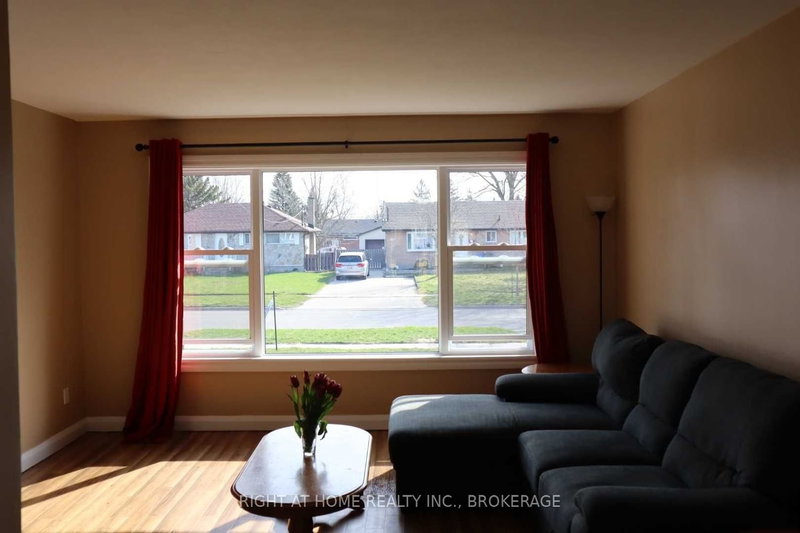 474 Fernhill Blvd, Oshawa, L1J 5J7 | Image 2