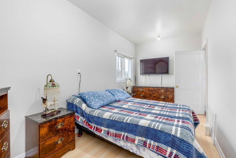 119 Celina St, Oshawa, L1H 4N3 | Image 2