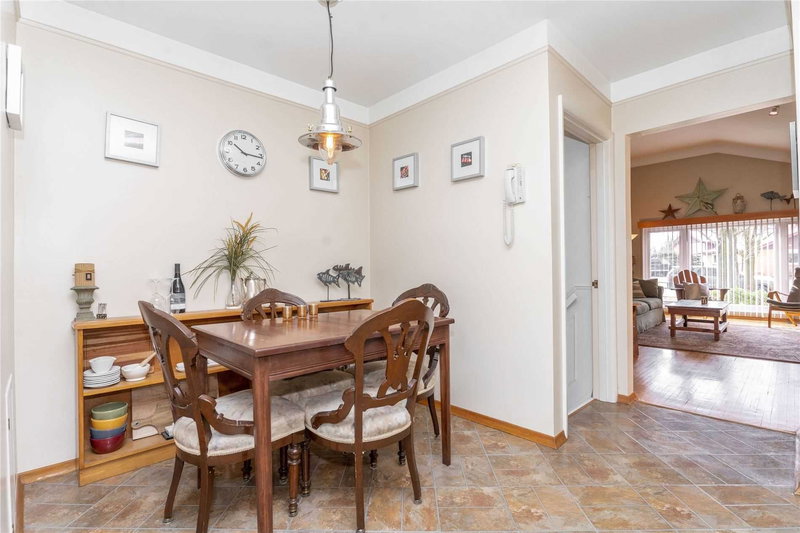 8 Gondola Cres, Toronto, M1G2J3 | Image 3