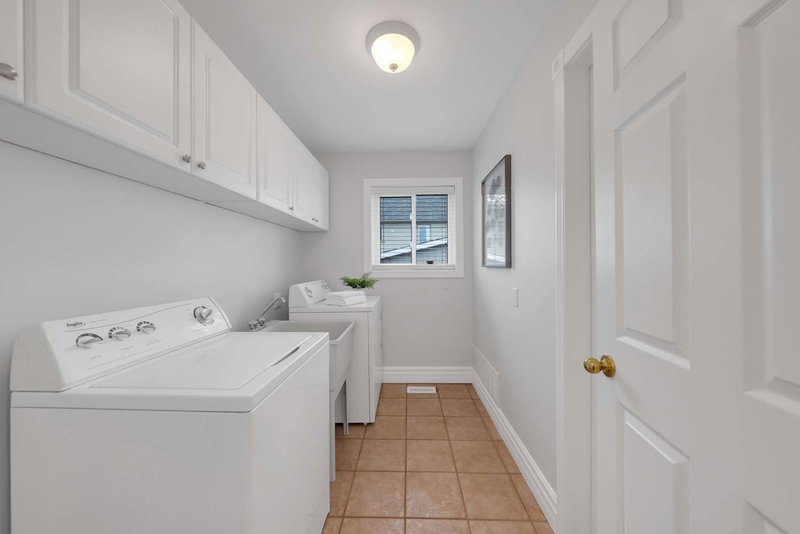 122 Rosehill Blvd, Oshawa, L1J5G9 | Image 2