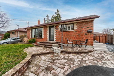 Detached House sold at 371 Elizabeth Street, Oshawa, Ontario, L1J5S7 - McLaughlin - MLS: E5579998