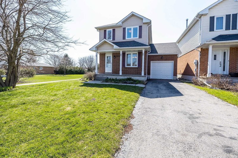 102 Penfound Dr, Clarington, L1C4B8 | Image 2