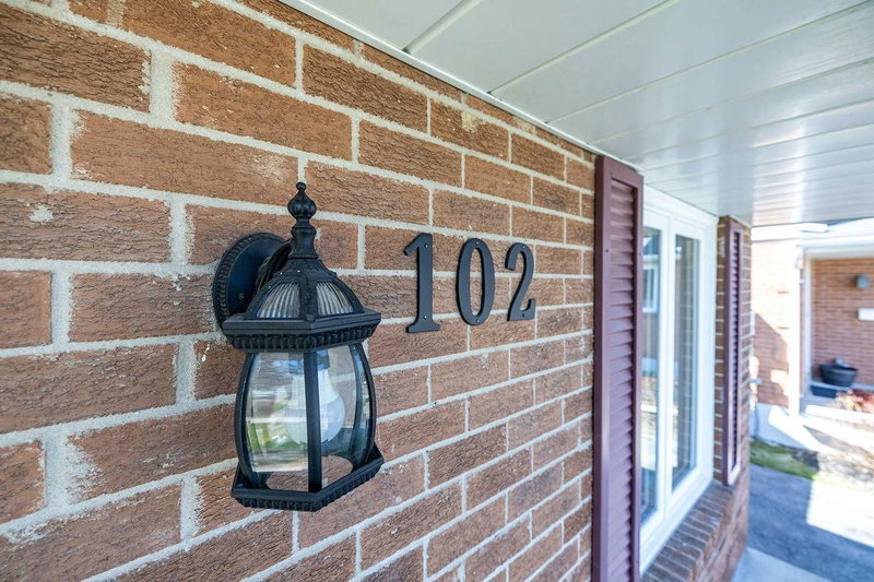 102 Penfound Dr, Clarington, L1C4B8 | Image 3