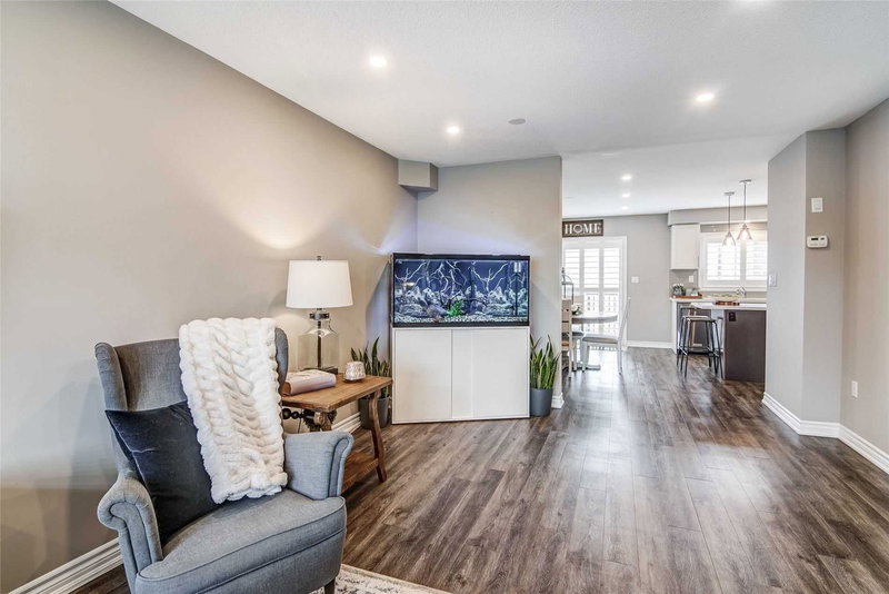 54 Streathern Way, Clarington, L1C3X1 | Image 2