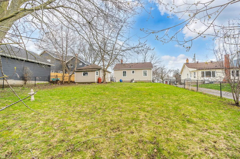 807 Athol St, Whitby, L1N4A1 | Image 2