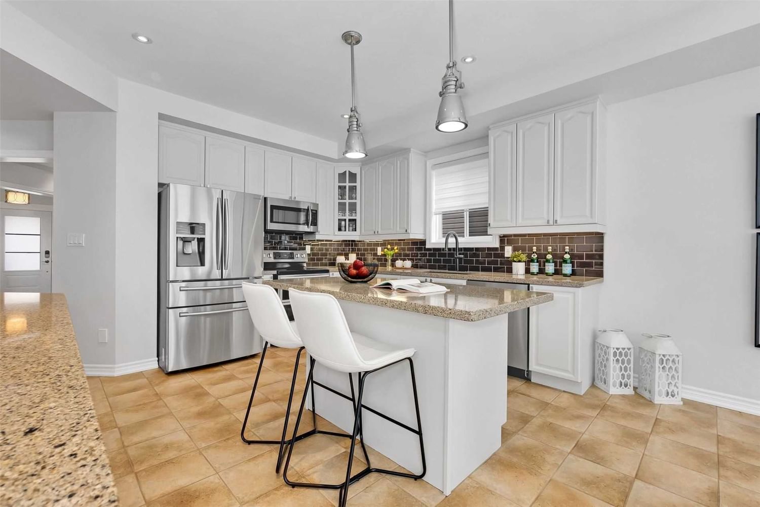 Listing Image 7