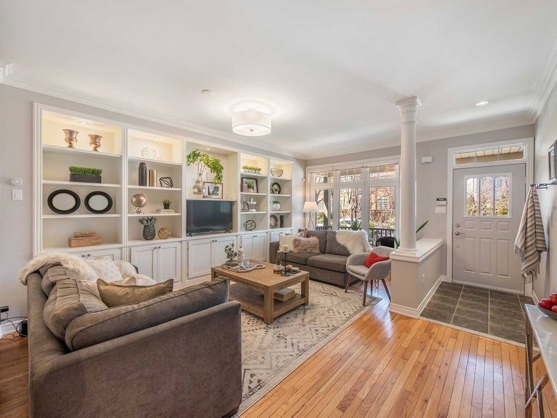 87 Boardwalk Dr, Toronto, M4L 3X9 | Image 3